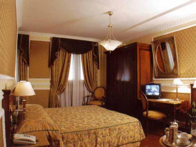 Hotel Champagne Palace Roma Habitación foto